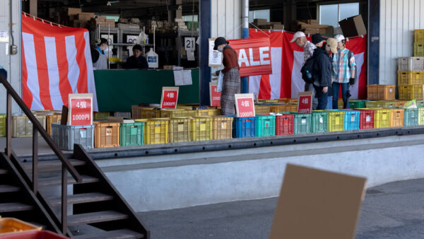 ㈱カネ大白木屋